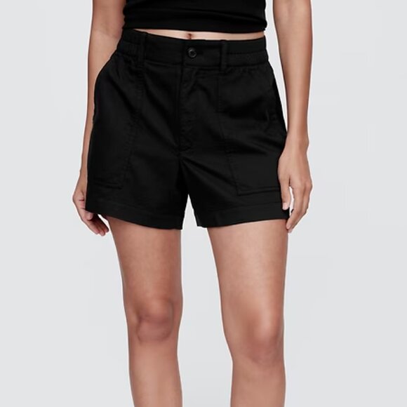 GAP Mid-Rise Girlfriend Khaki Shorts with Washwell in Black M - Picture 1 of 3
